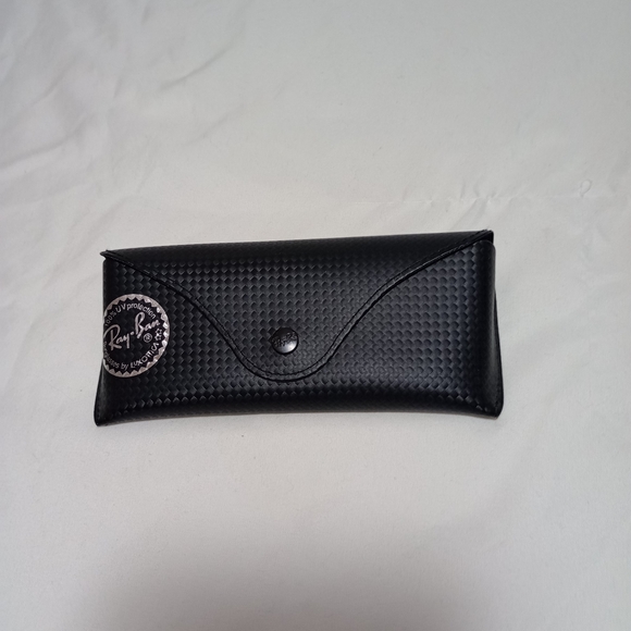 Ray-Ban Black Sunglasses with Textured Case - Picture 2 of 6